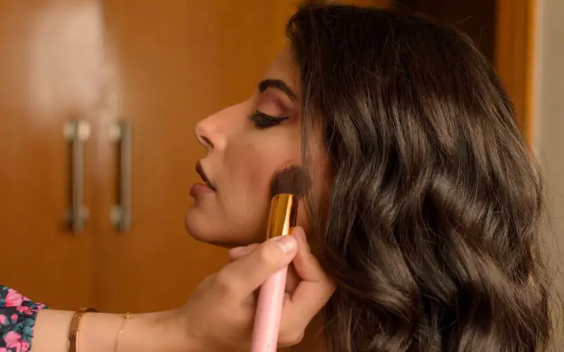 How To Start a Makeup Business