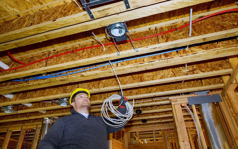 US Struggling with Recruitment of Trained Electricians