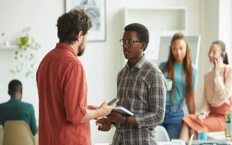 top-25-management-trainee-interview-questions-answers-2025